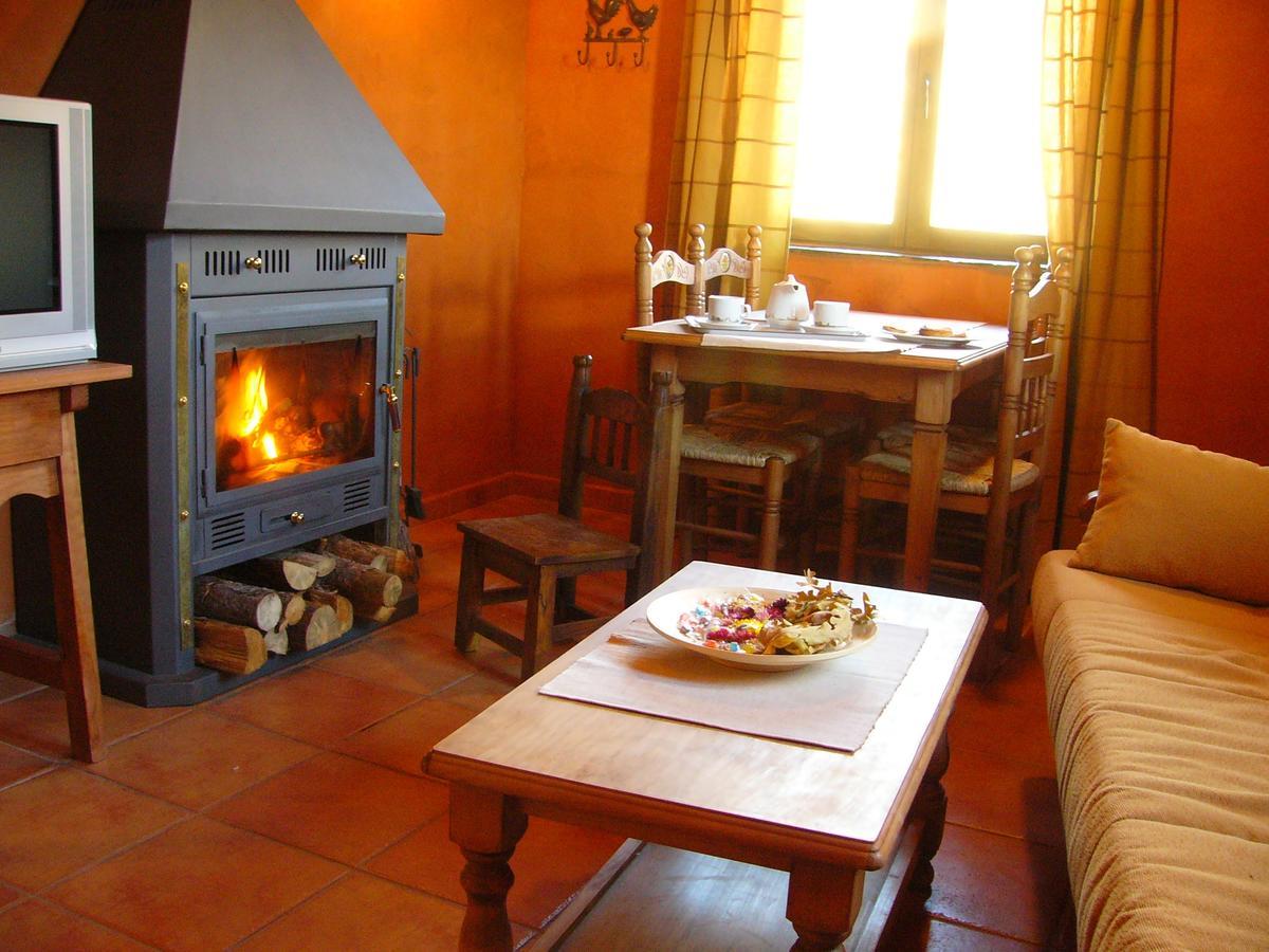 Apartamentos Turisticos La Alqueria De Valverde Valverde De Los Arroyos Bagian luar foto